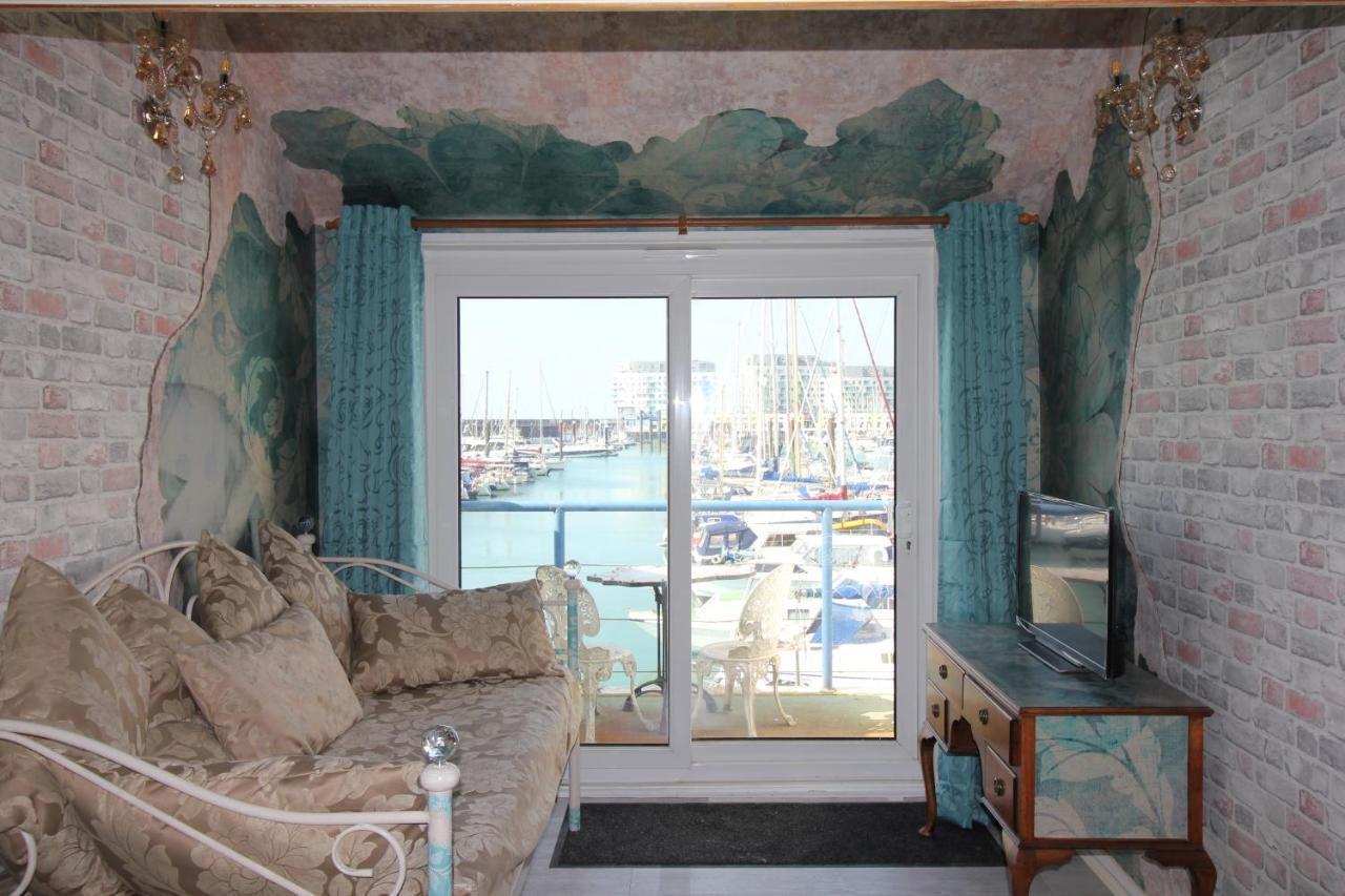 Apartment Unique, Loft-style With Fantastic Marina Views