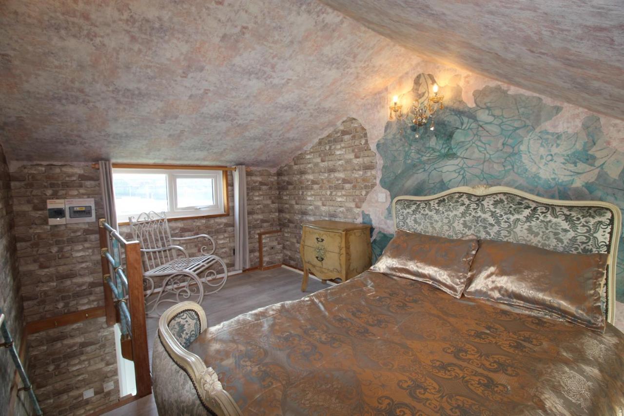 Unique, Loft-style With Fantastic Marina Views Brighton