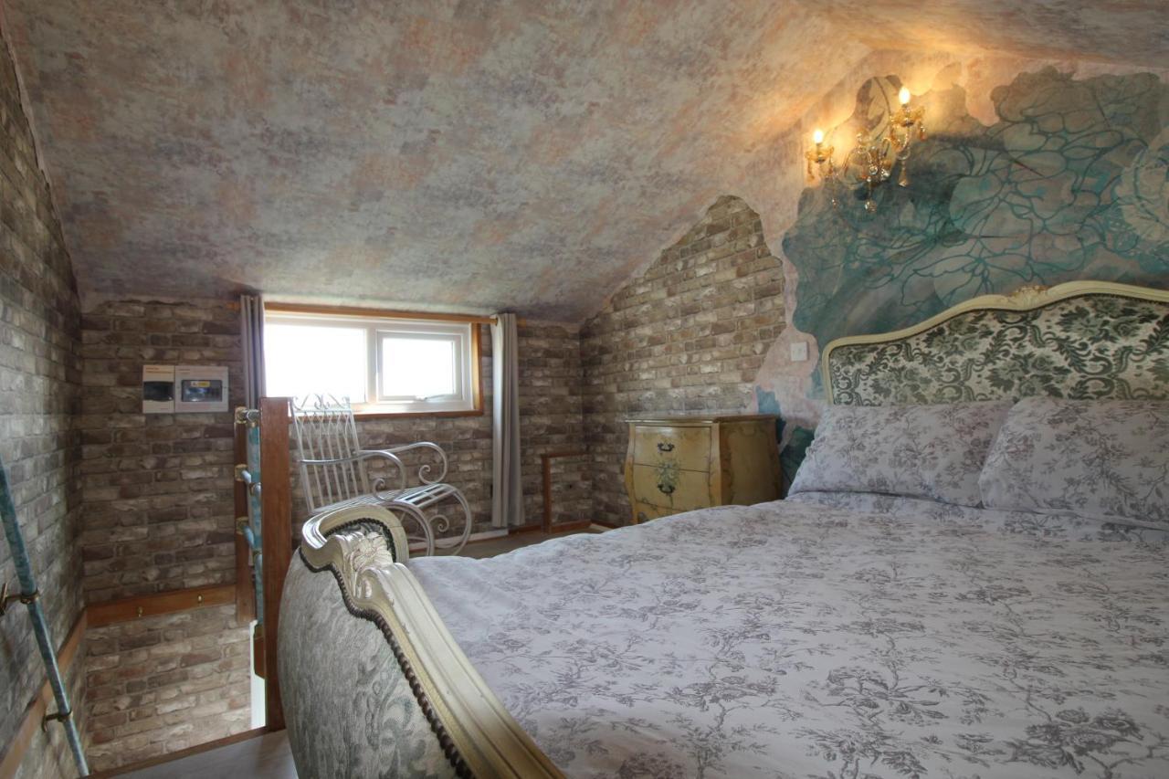 Unique, Loft-style With Fantastic Marina Views Brighton